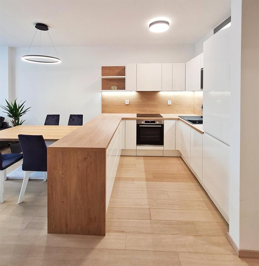 Skypark Spacious Free Parking Bratislava