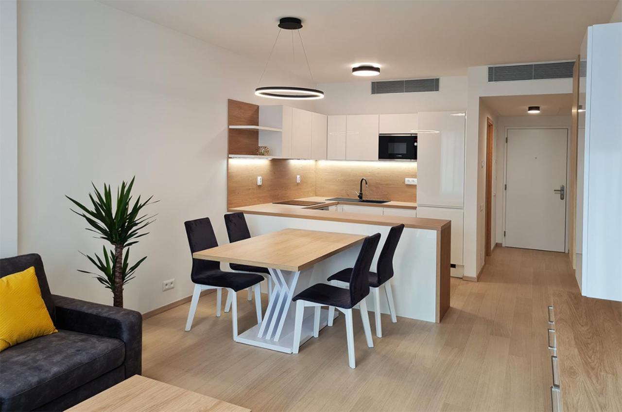 Skypark Spacious Free Parking Apartment