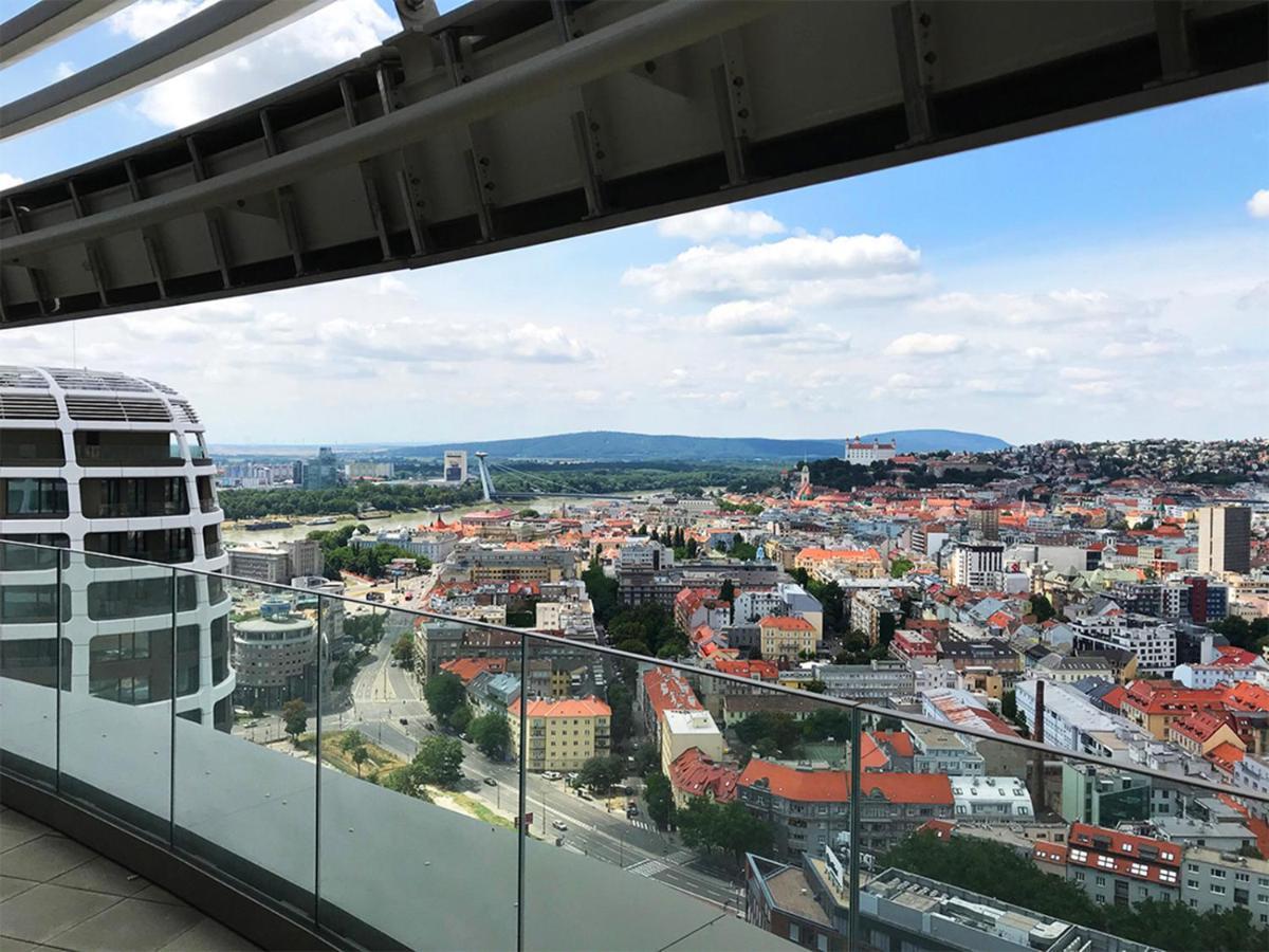 Apartment Skypark Spacious Free Parking Bratislava