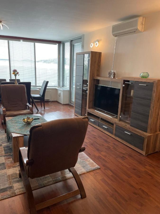 2 Bedrooms Apartment- Best In3 Towers Nove Mesto Apartment *