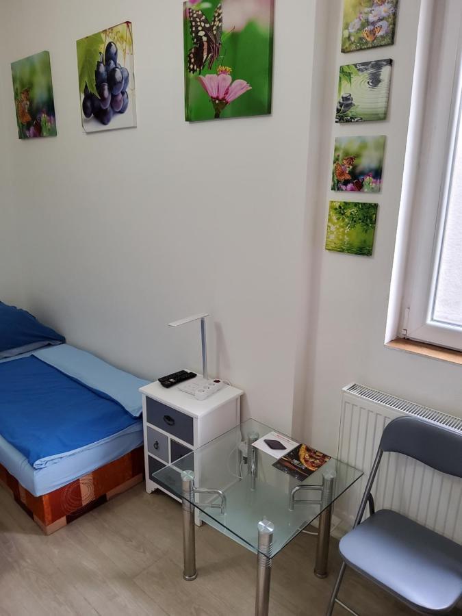 House Apartments, Terrace Grill, Guarded Private Parking, Fast Wifi. Gasthof