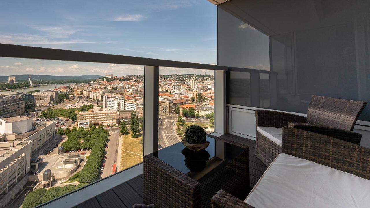 Panorama - Sunset And Castle View, 22nd Floor, Garage, Ac Apartment *