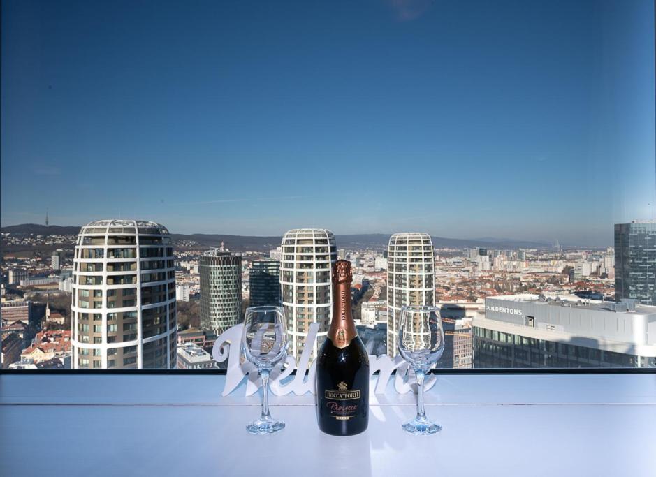 Panoramaview/31thfloor!/luxury/wifi/parking Apartment *