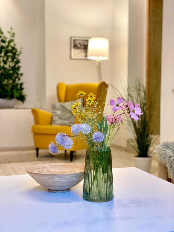 Bond Old Town Apartment