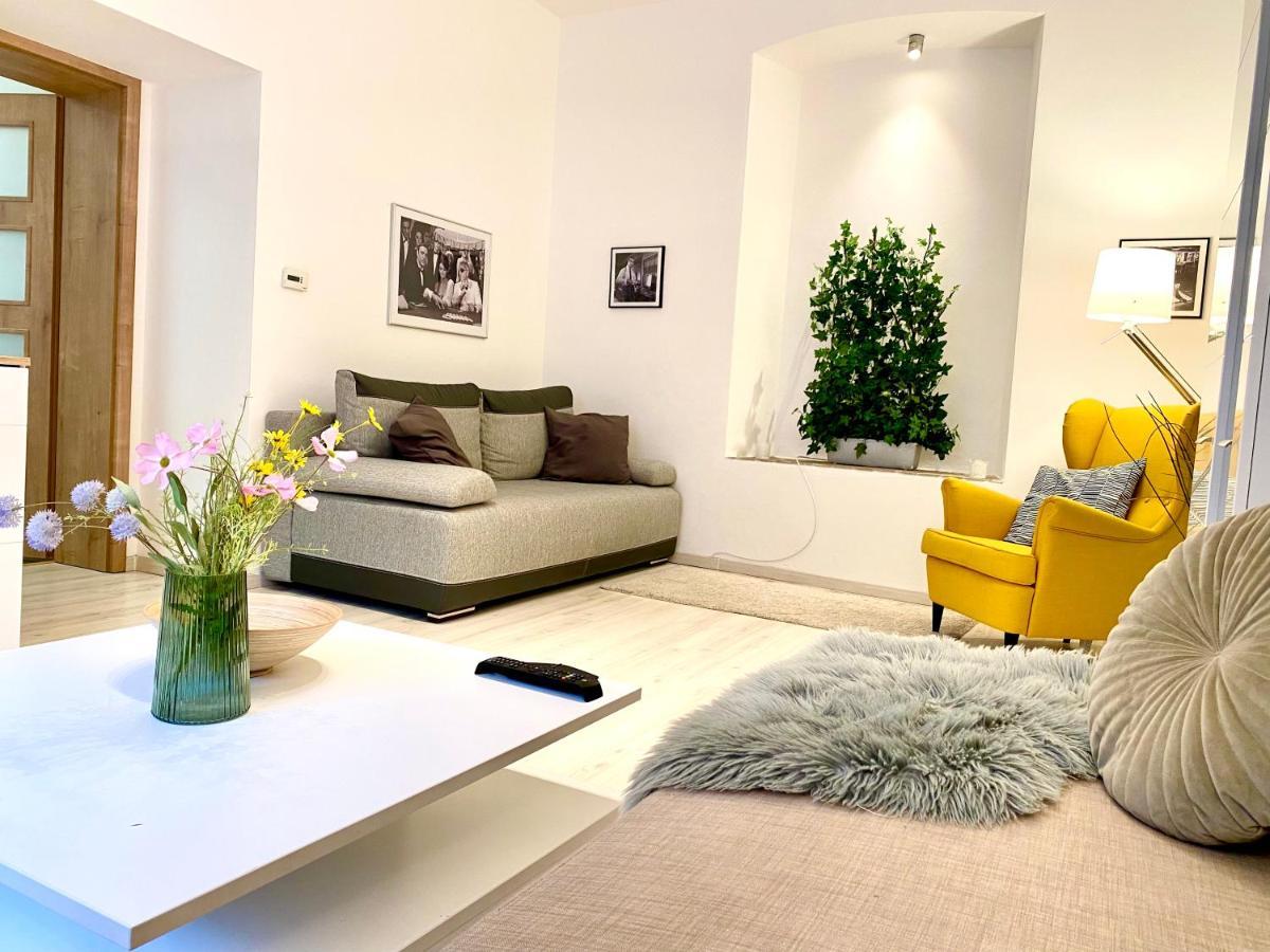 Bond Old Town Apartment Bratislava