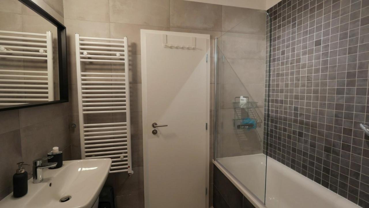 Air-conditioned, 2 With Terrace Apartment