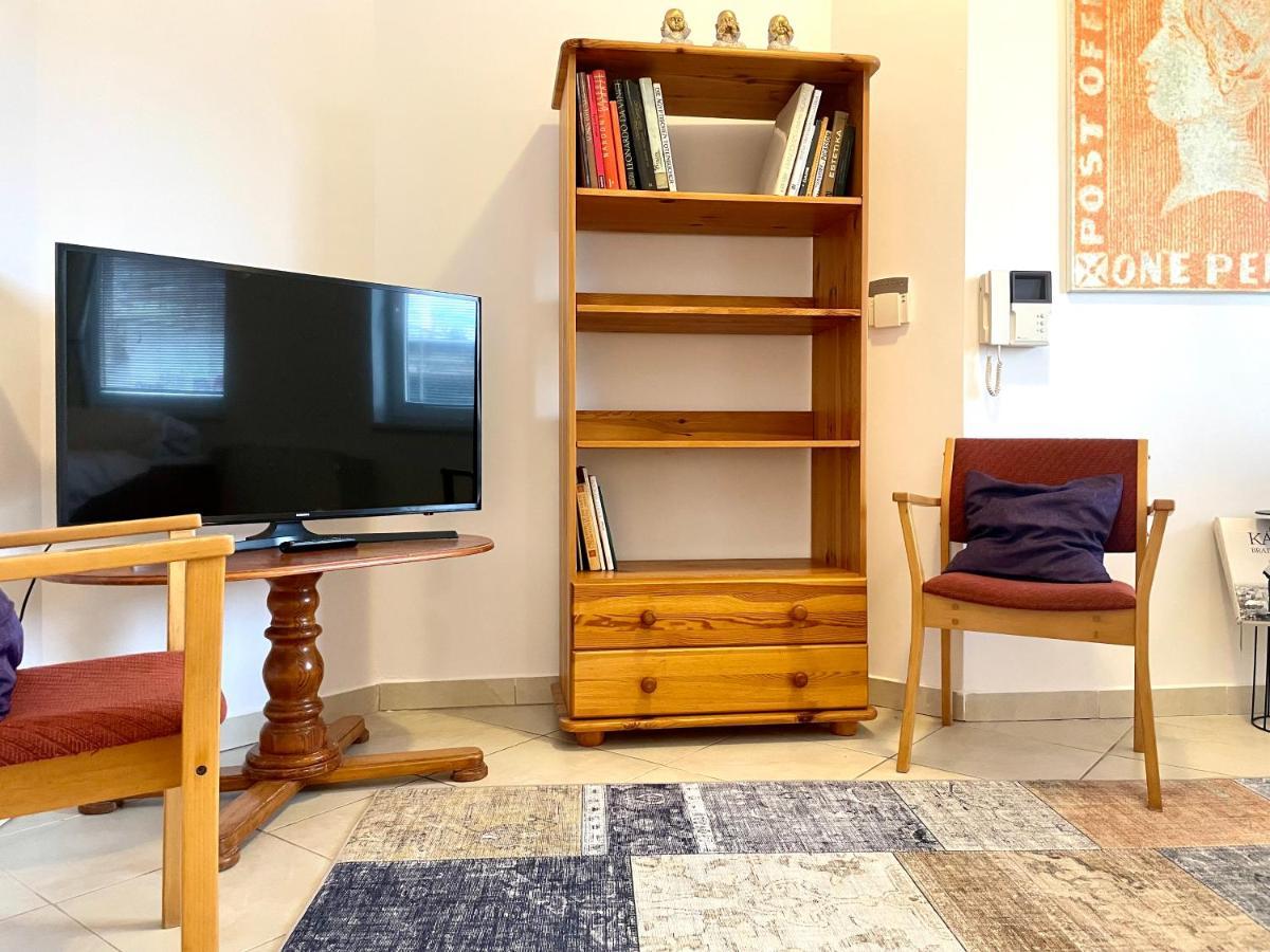 Booklovers Close To Center Appartamento *