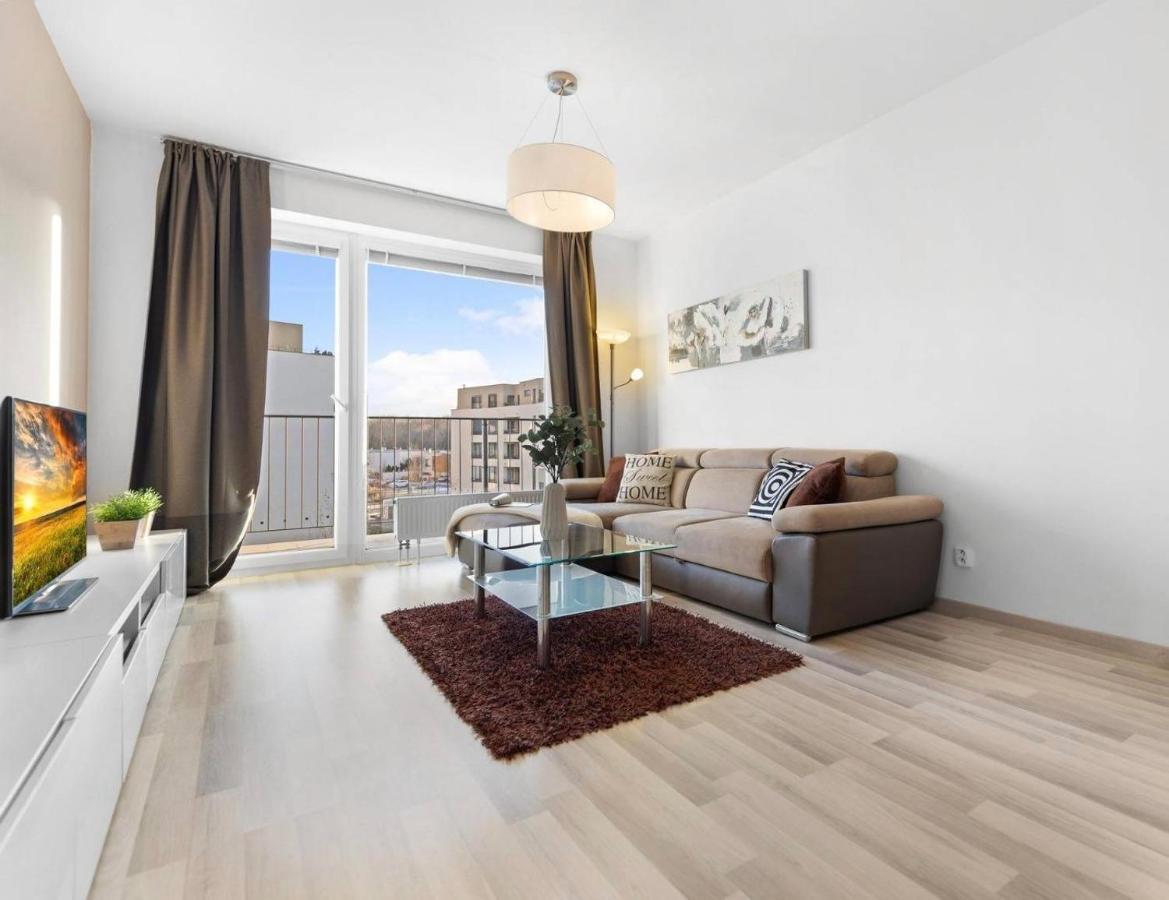 Sunflower - Modern Large Charming With Balcony Apartment Bratislava