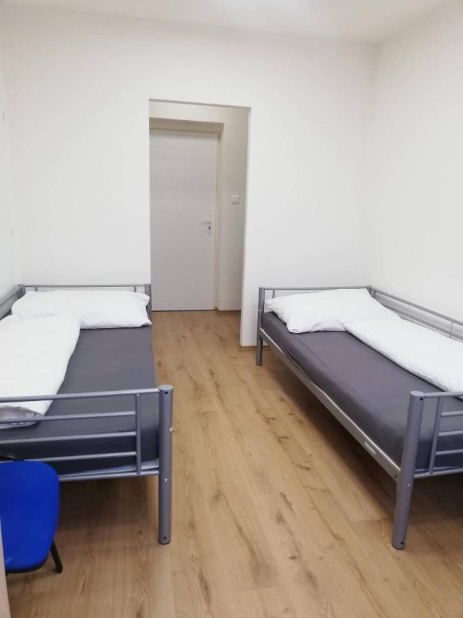 Hostel Nobelova