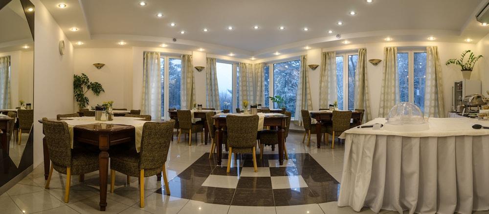 West Hotel 3*