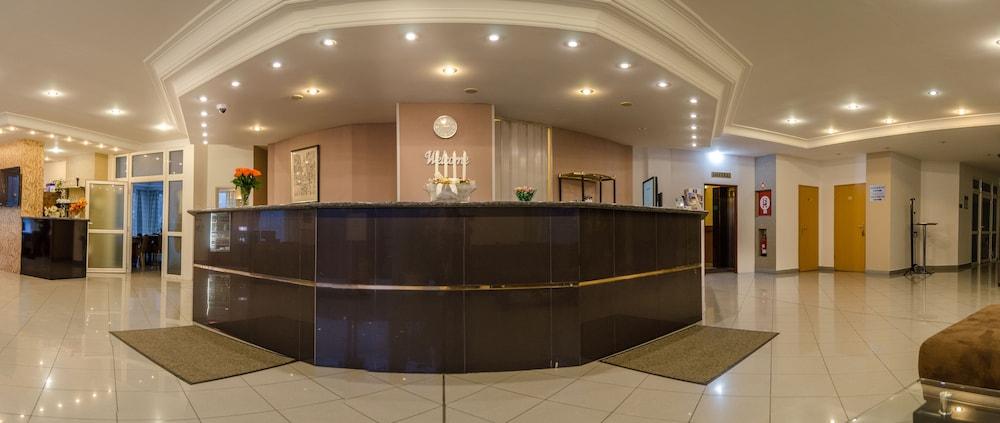 Hotel West 3*