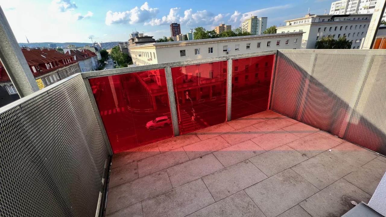 2 With Terrace, Prievozska Street Apartment *