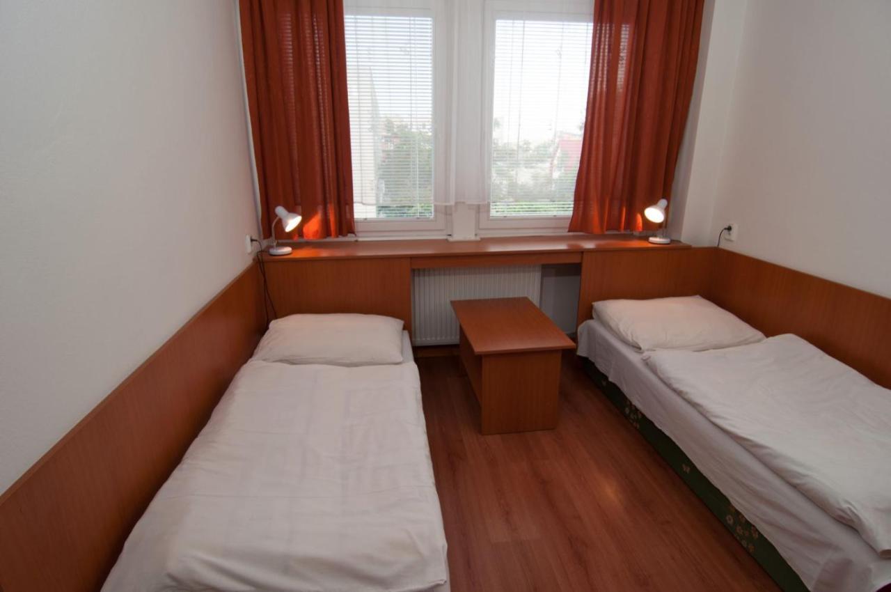 Avion Hotel