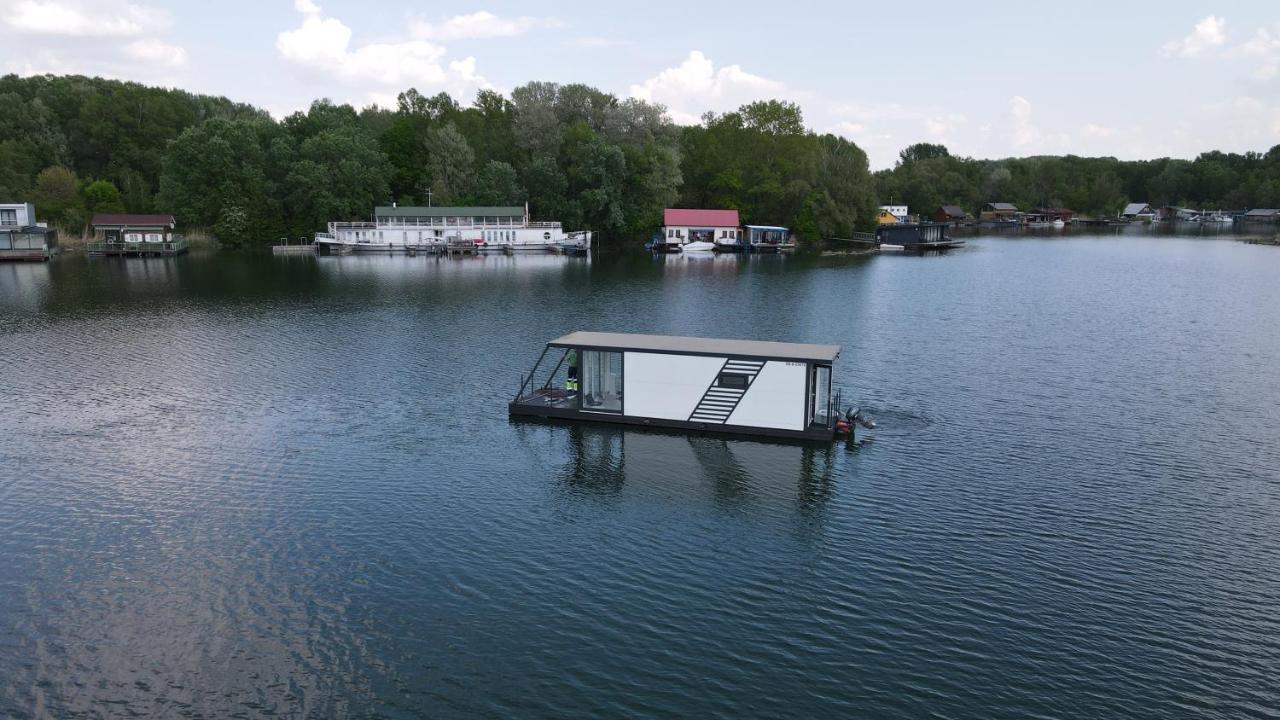 Hausboat Vlnka Apartment