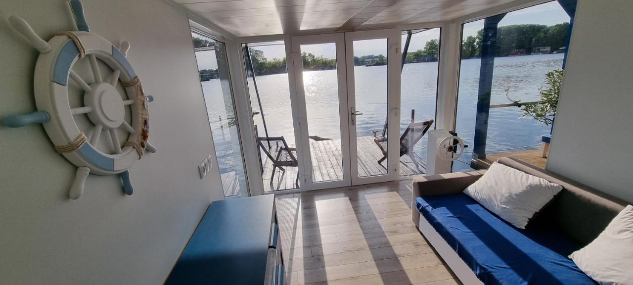 Hausboat Vlnka *