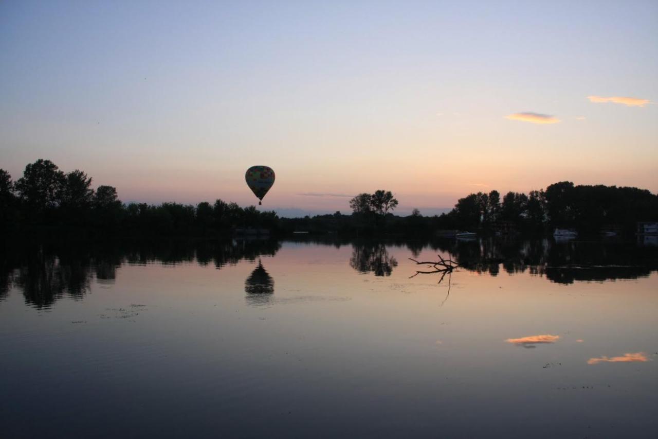 Hausboat Vlnka Apartment *