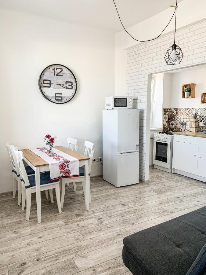 Apartment Charming In Paradise Called *