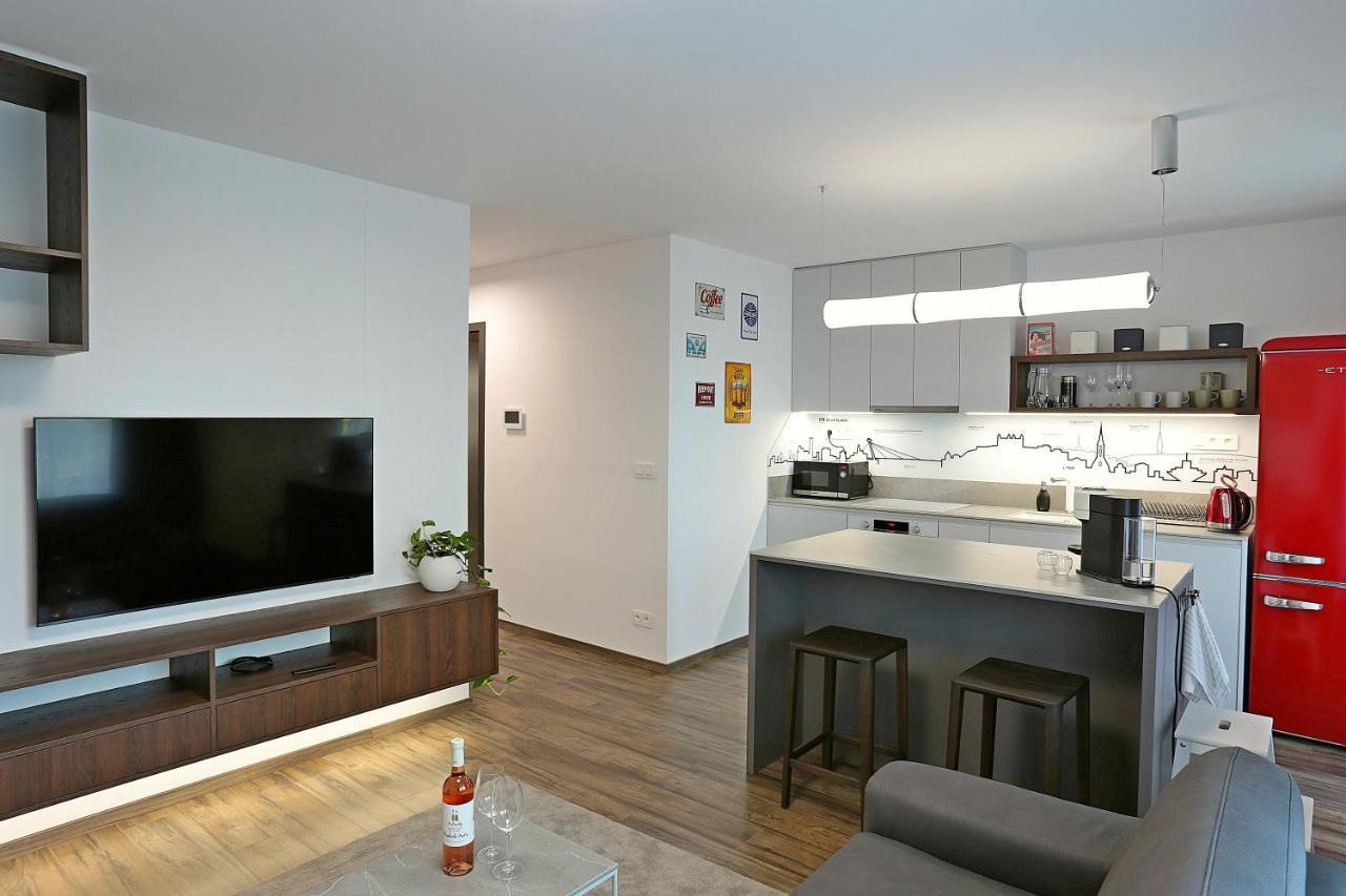 Modern Near The Centre Urban Apartment