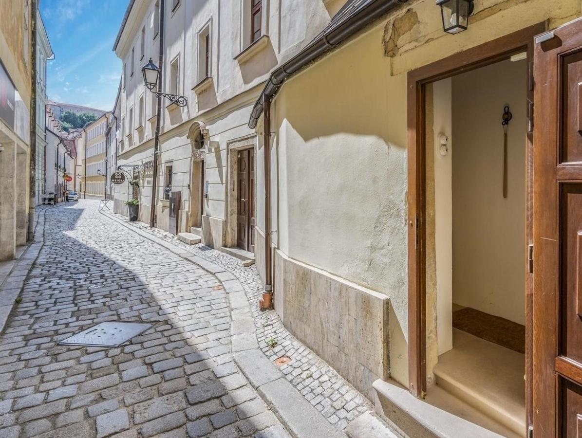 New Design & High Standard From 16th Century In Old Town-free Parking Apartment *