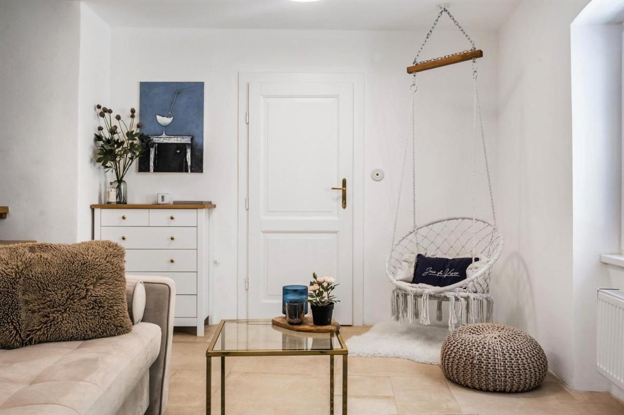 New Design & High Standard From 16th Century In Old Town-free Parking
