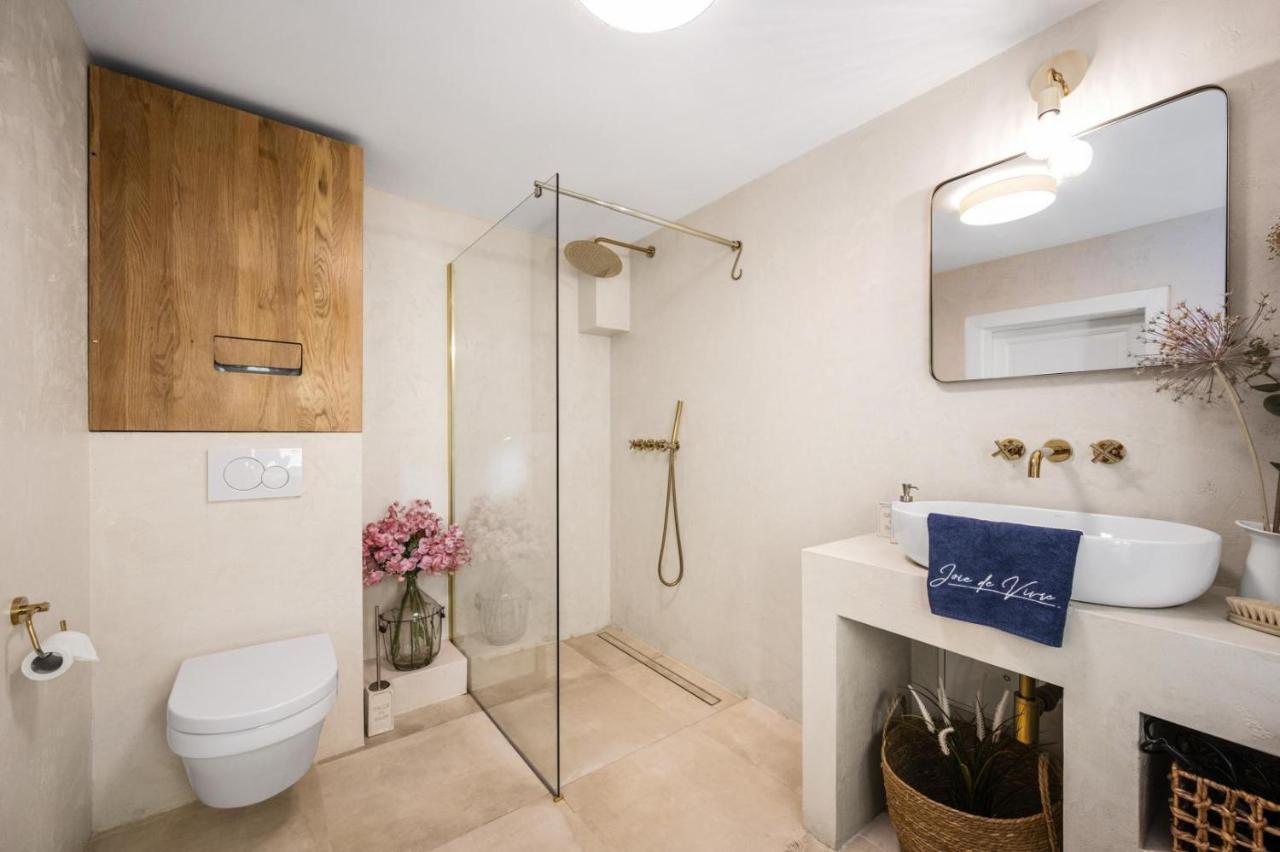 New Design & High Standard From 16th Century In Old Town-free Parking Bratislava