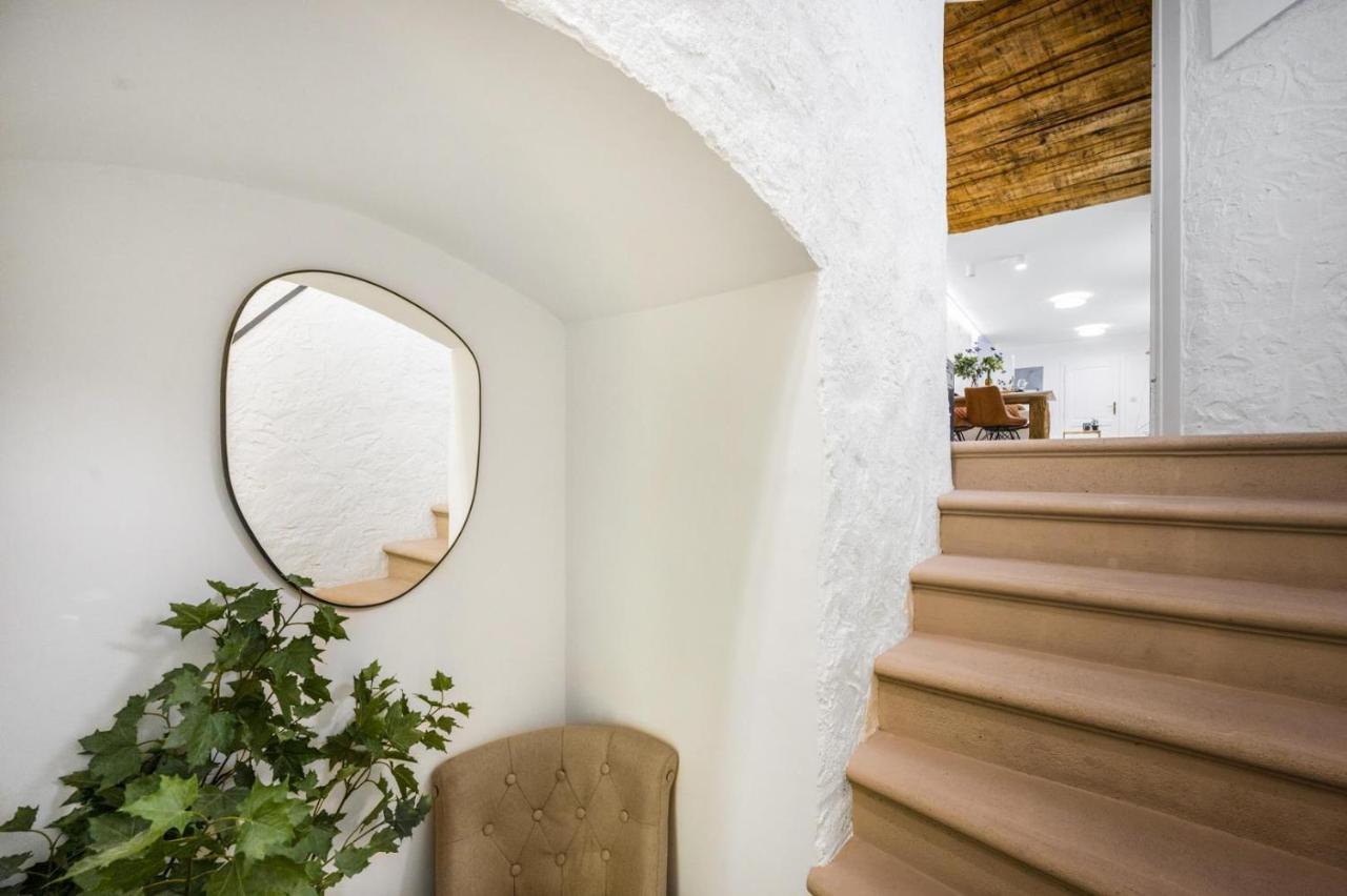 New Design & High Standard From 16th Century In Old Town-free Parking