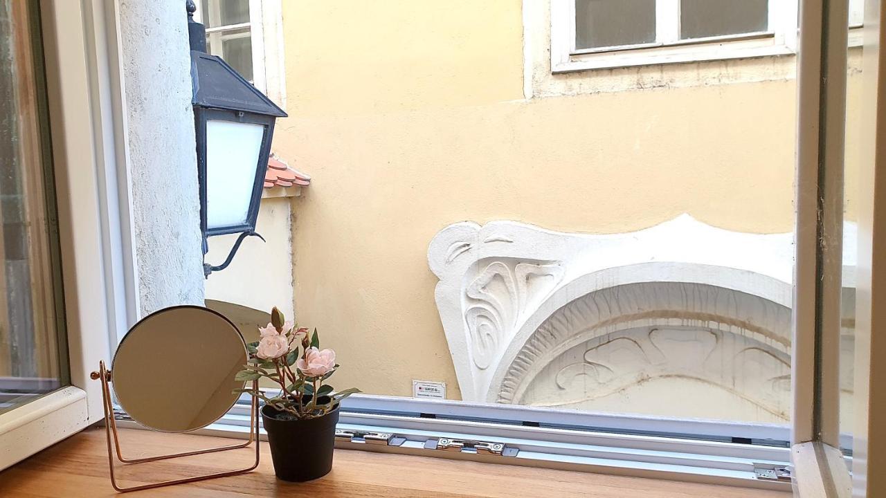 New Design & High Standard From 16th Century In Old Town-free Parking *