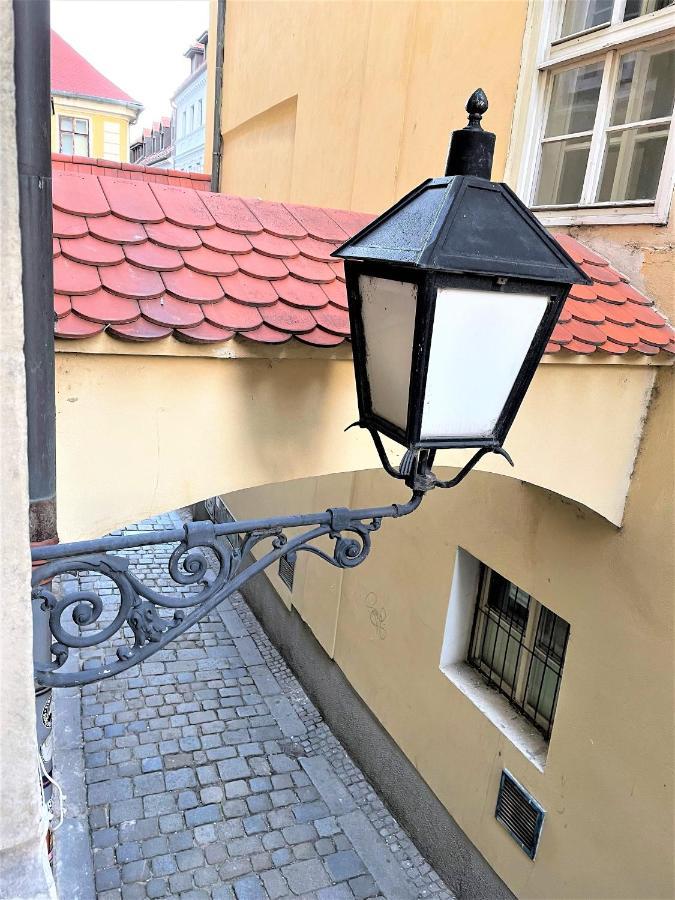 New Design & High Standard From 16th Century In Old Town-free Parking *