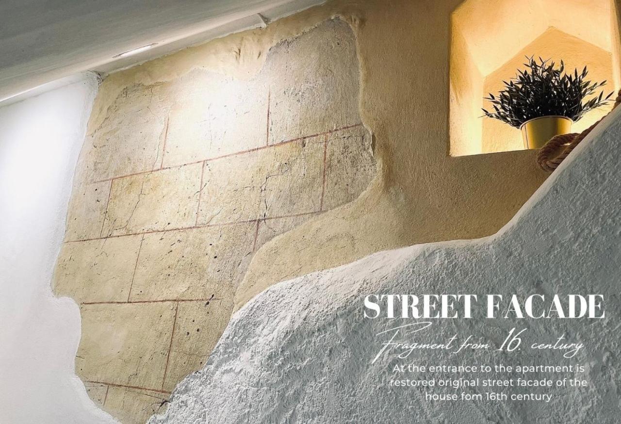 New Design & High Standard From 16th Century In Old Town-free Parking Bratislava