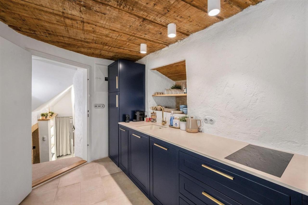 New Design & High Standard From 16th Century In Old Town-free Parking