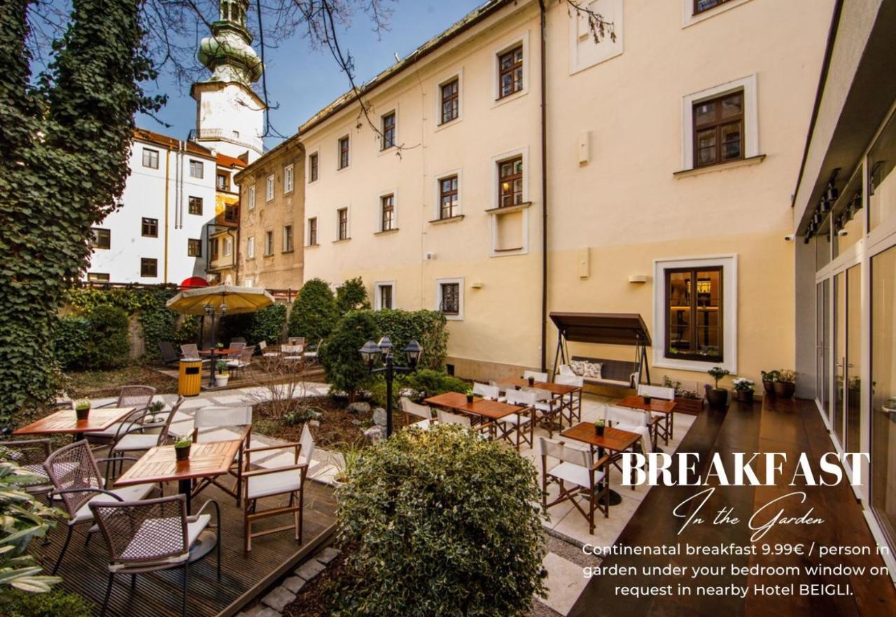 New Design & High Standard From 16th Century In Old Town-free Parking Apartment
