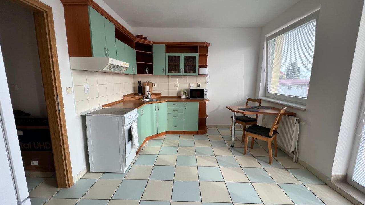 1 With Balcony, Dolezalova Street Apartment *
