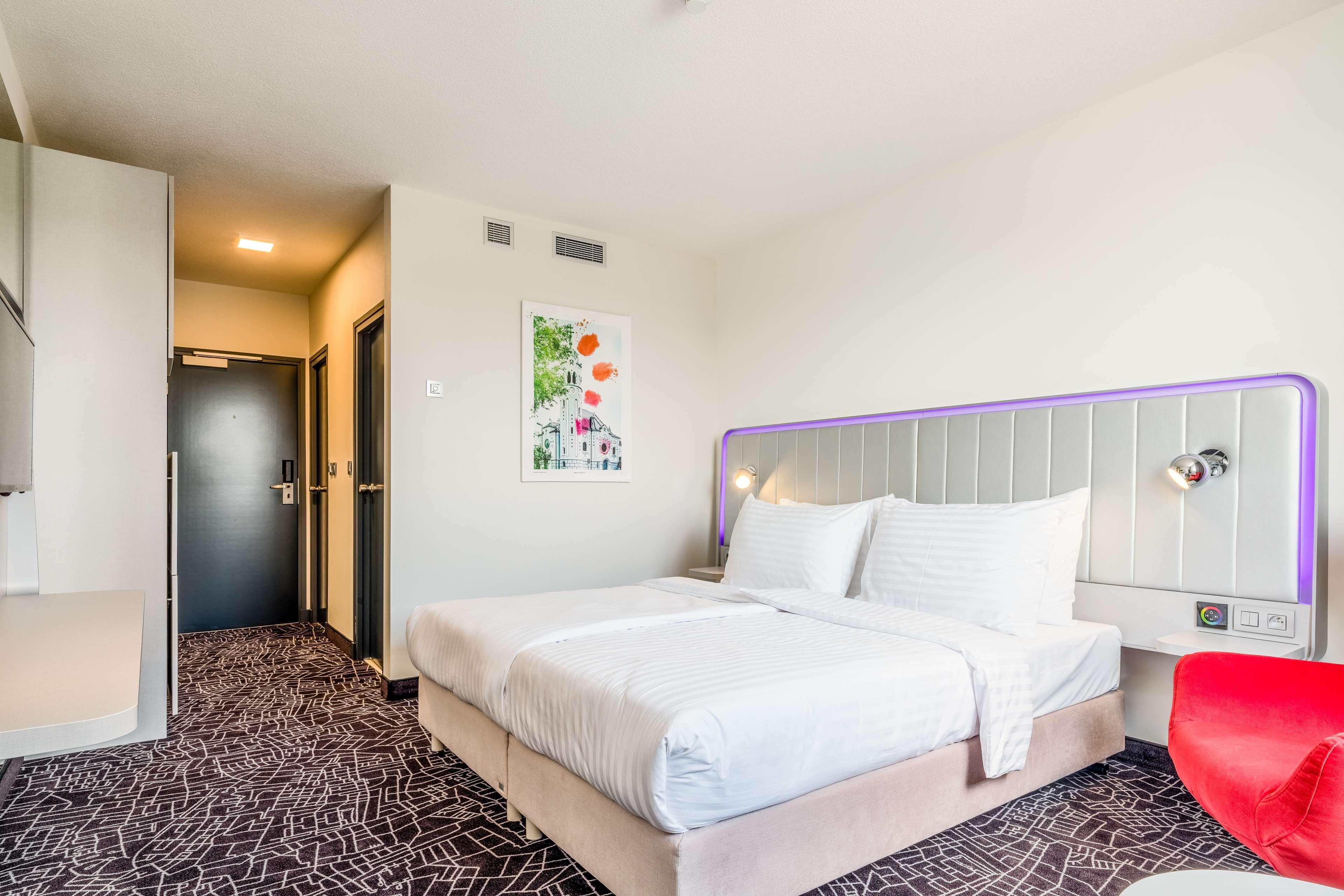 Park By Radisson Danube 4*