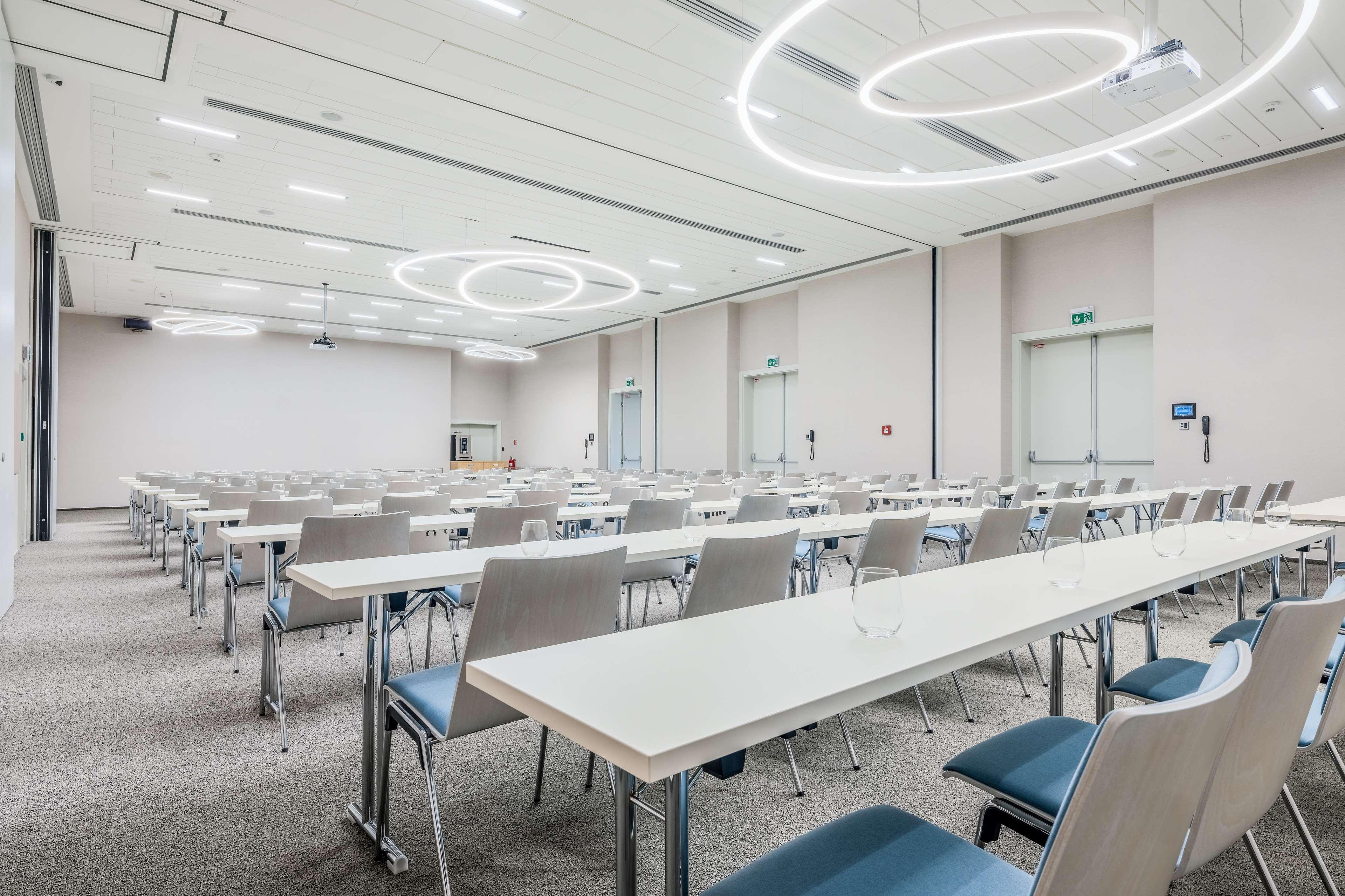 Hotel Park By Radisson Danube 4*