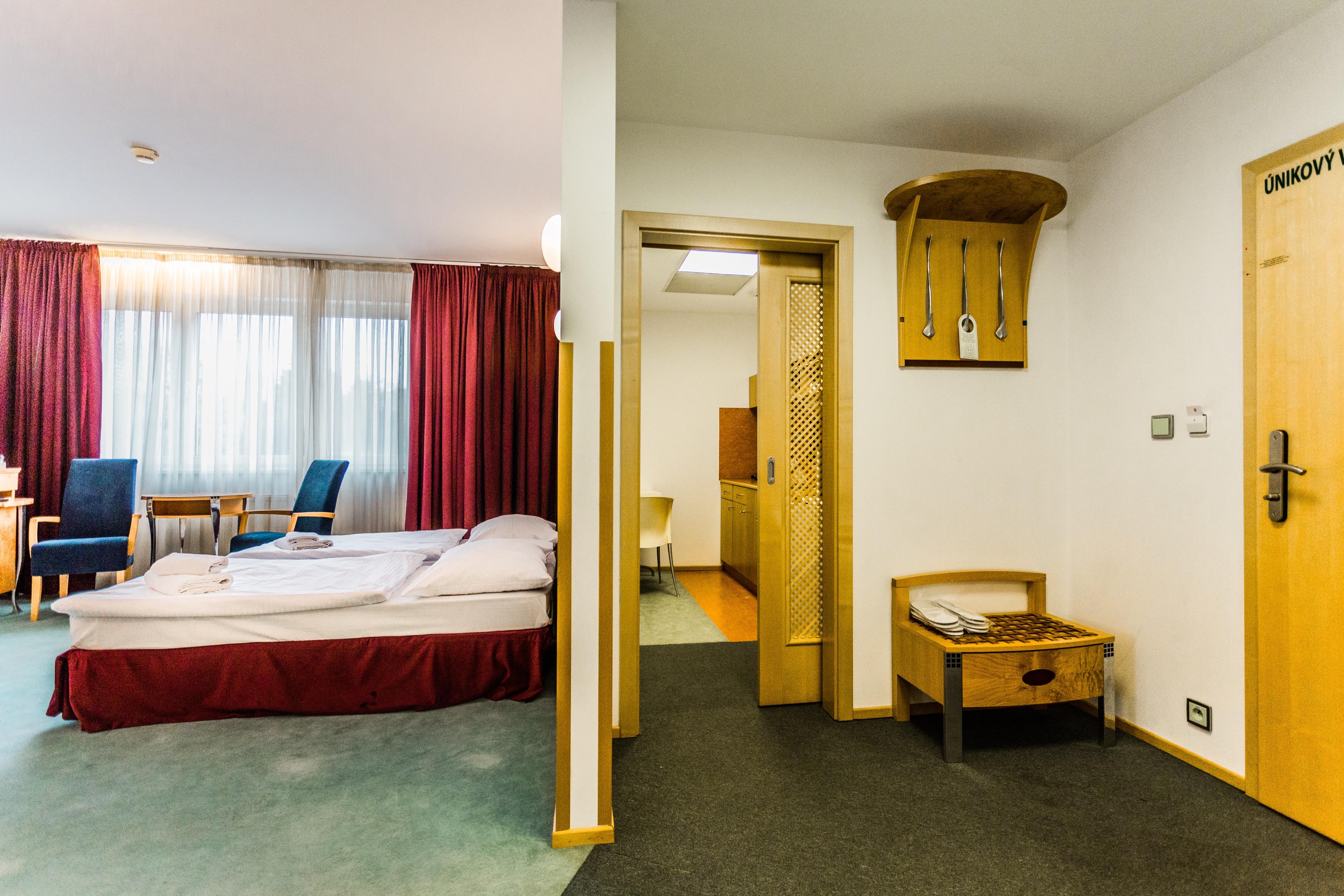 Set Hotel
