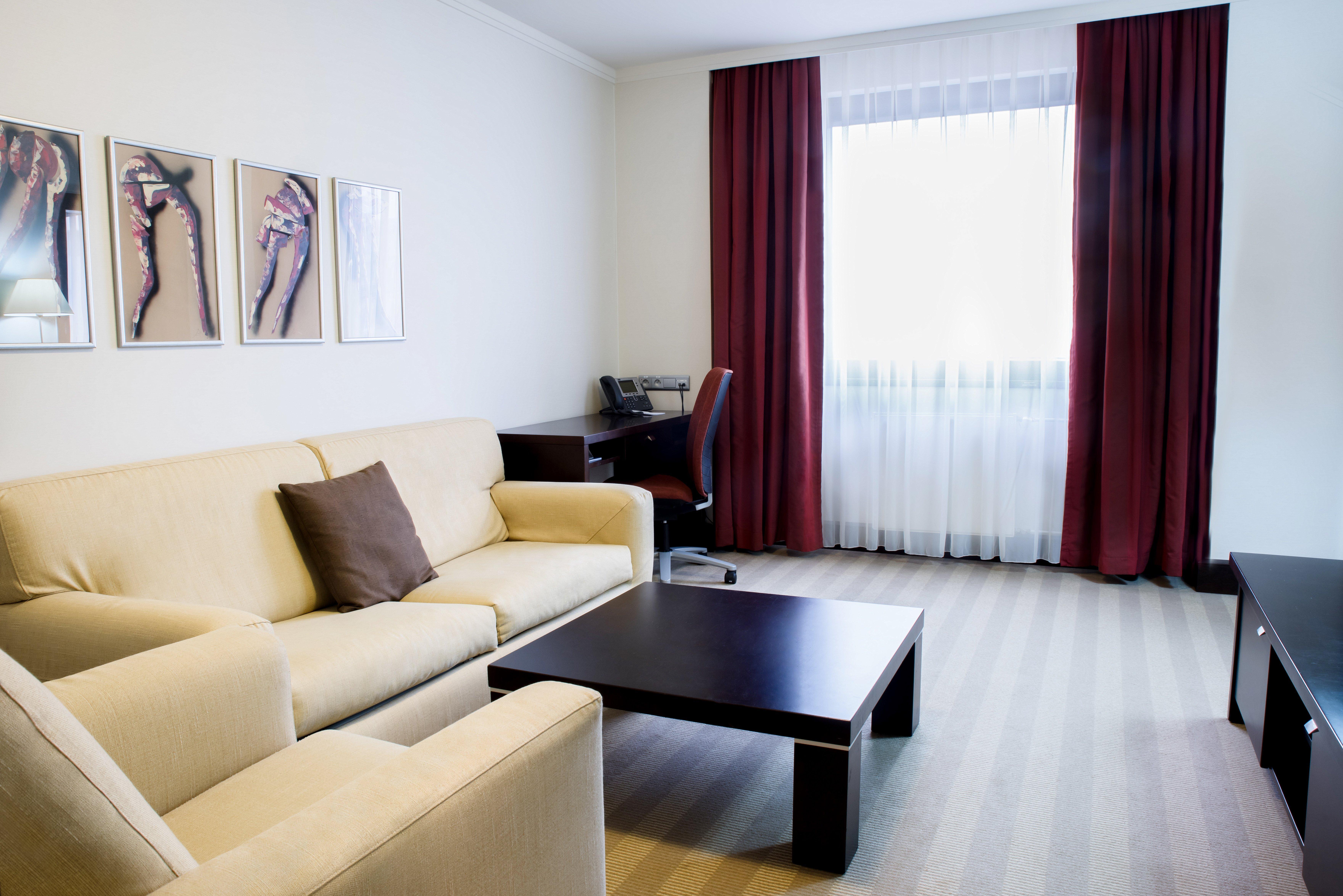 Crowne Plaza By Ihg Hotel