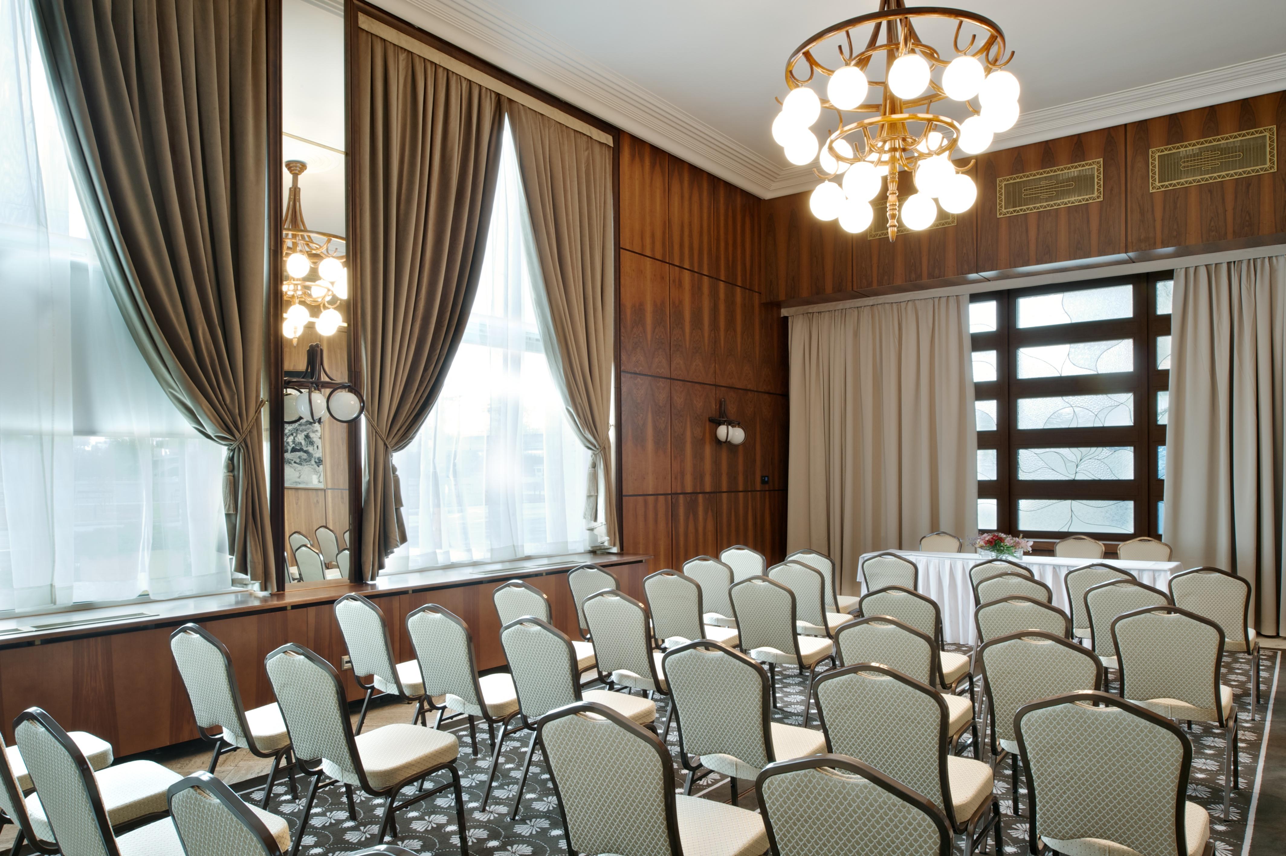 Hotel Devin 4*