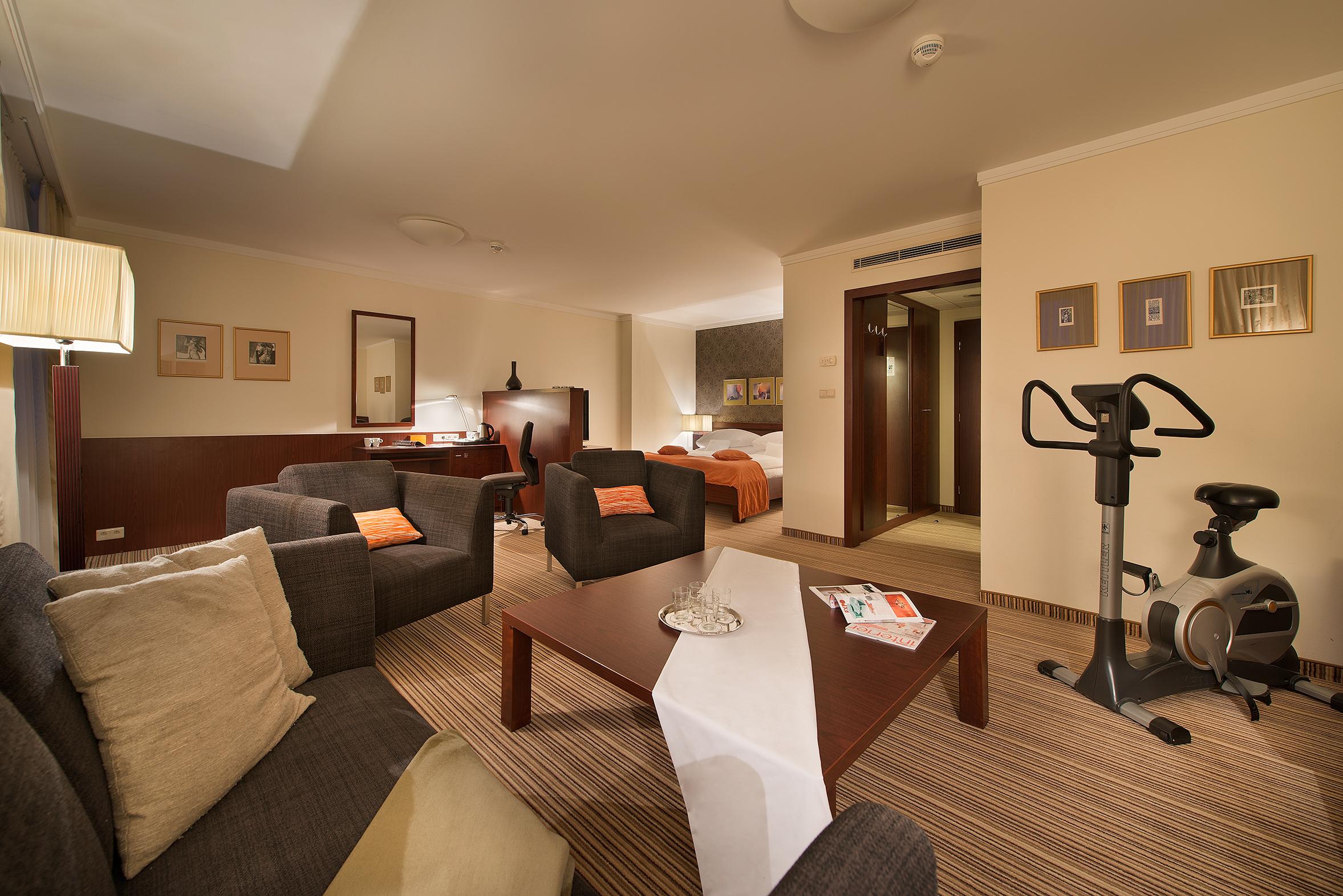 Apollo Hotel