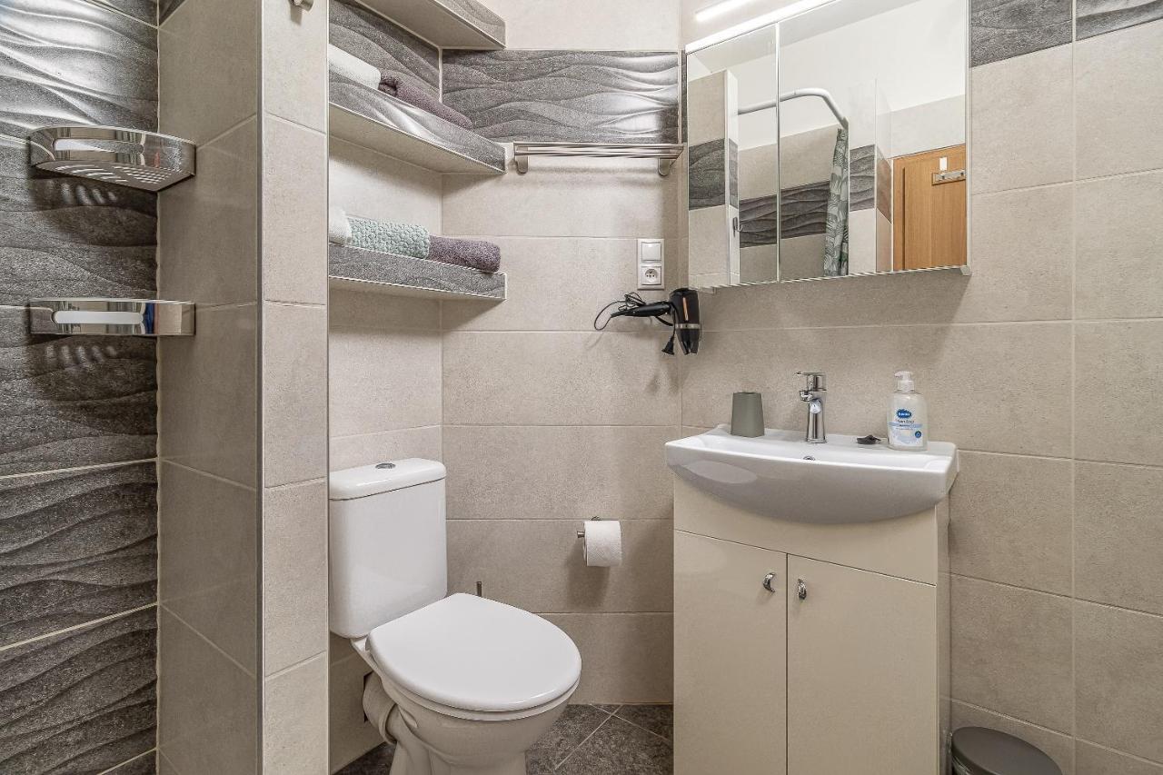 Jonas - Great Location Near Center Bratislava