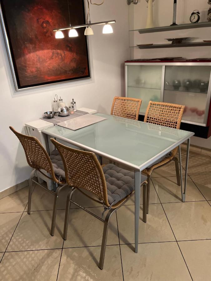Apartman S Vyhladom Na Hrad