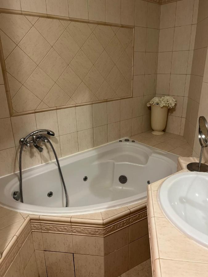 Apartman S Vyhladom Na Hrad