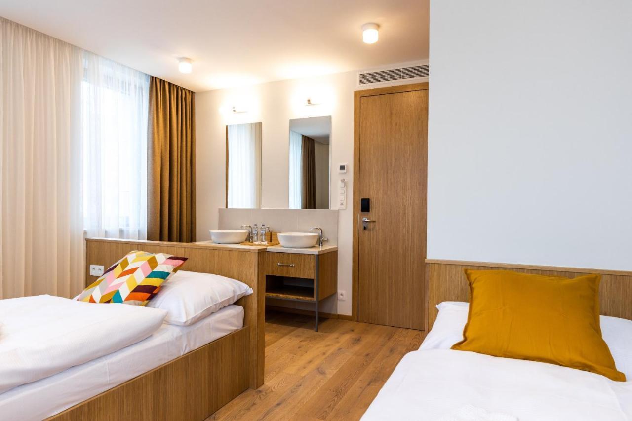 Raj Zdravia Hotel *