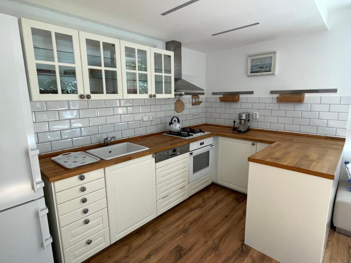 70m2 Romantic Living In The Old Town With Garden Apartment