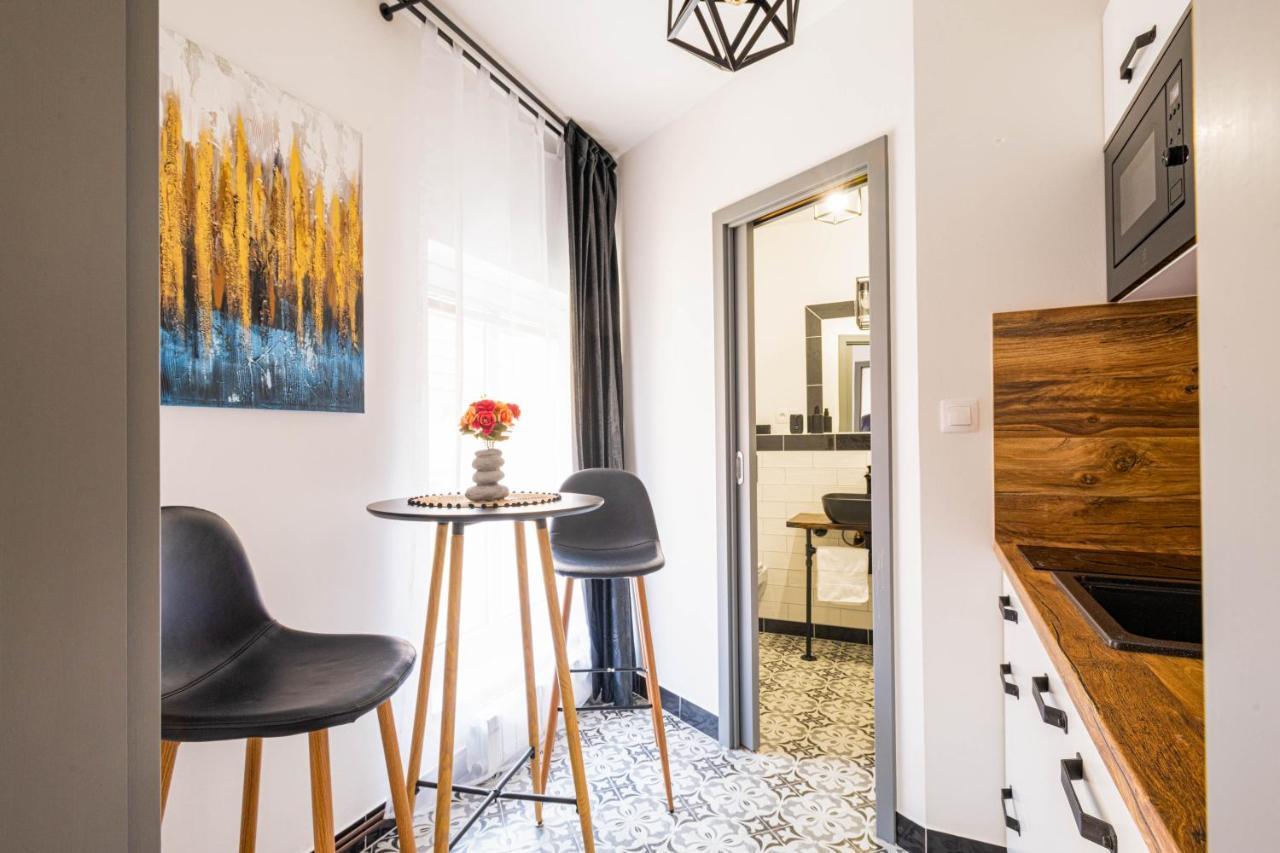 Highnest Apartment