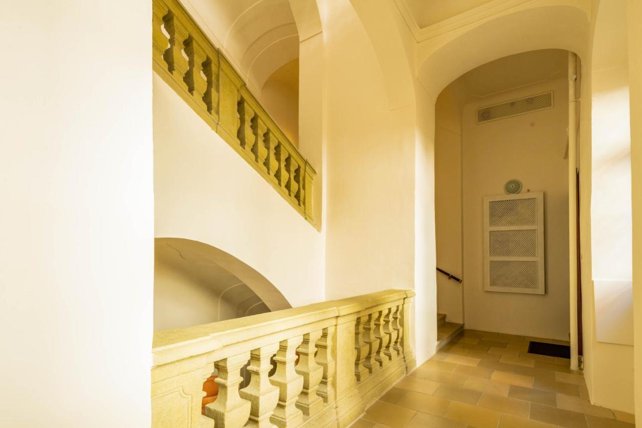Highnest Apartment