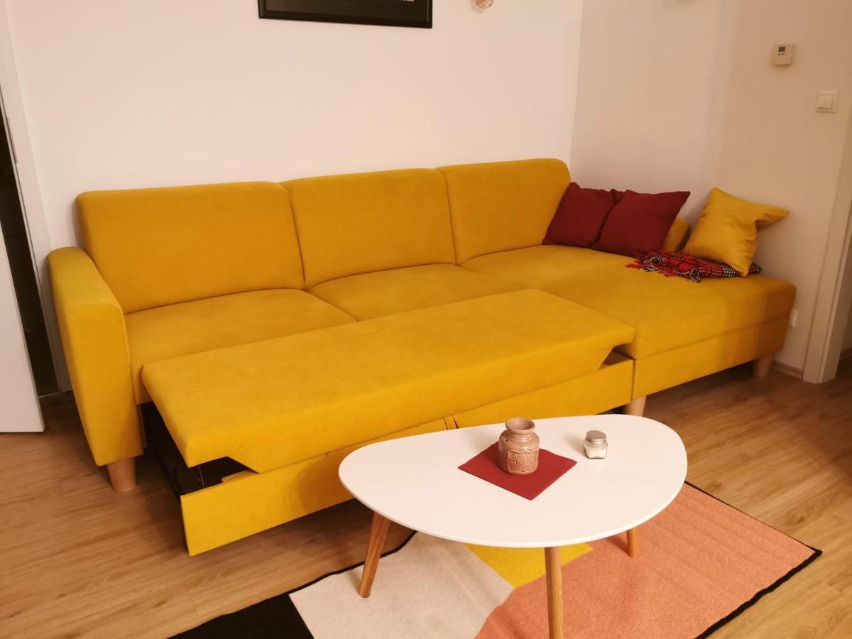 Cozyhome The Castle - Spacious, Quiet, High Ceiling * Bratislava