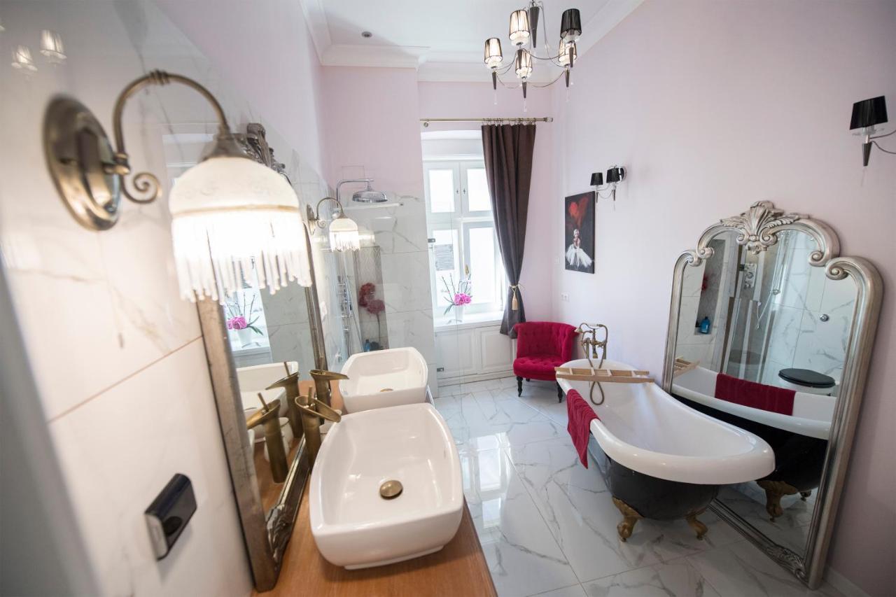Apartment Luxury Designer Period In Old Town By The Presidential Palace