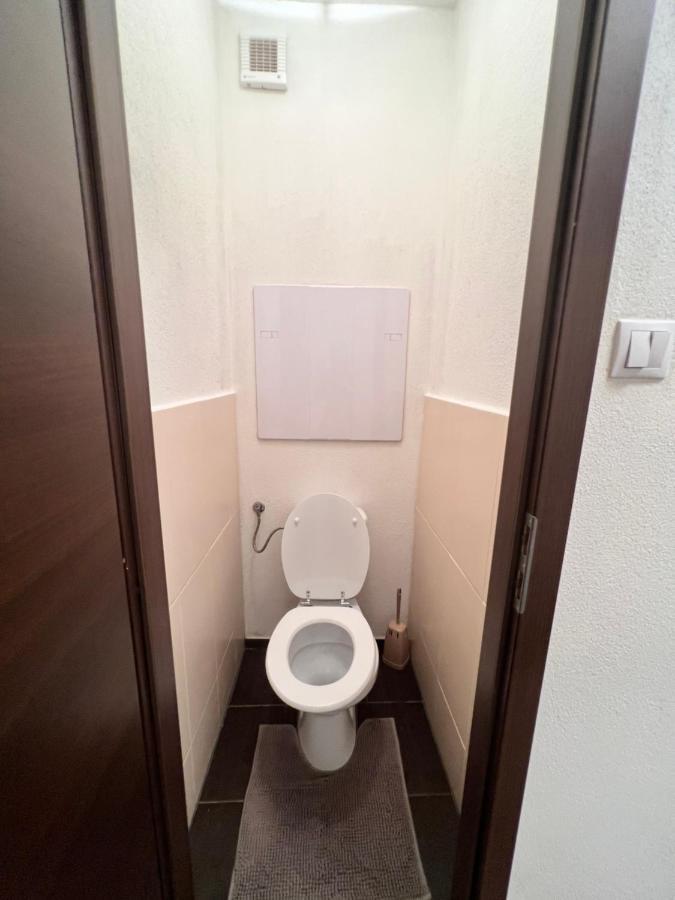 Apartment Priestranny Utulny Byt V Ruzinove *