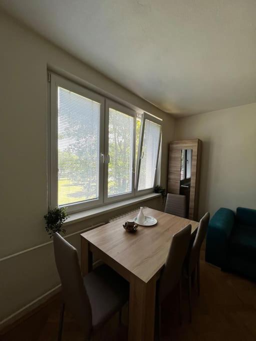 Apartment Priestranny Utulny Byt V Ruzinove