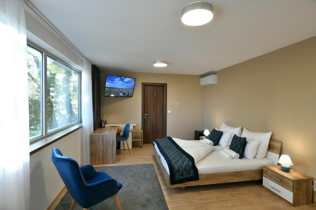 Hotel River View 3*